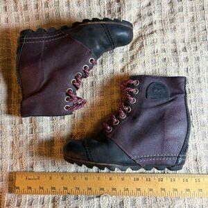Sorel Black and Dark Purple lace up Boots